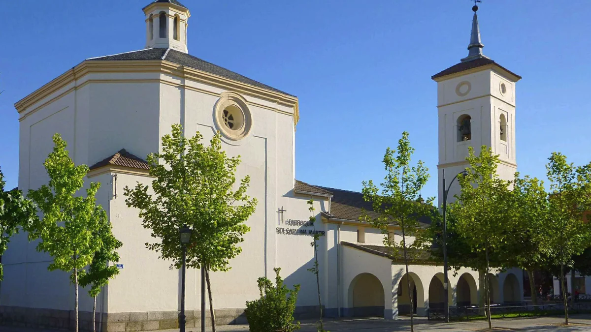 Iglesia de Santa Catalina, Majadahonda — animación infantil Bichitos en Majadahonda